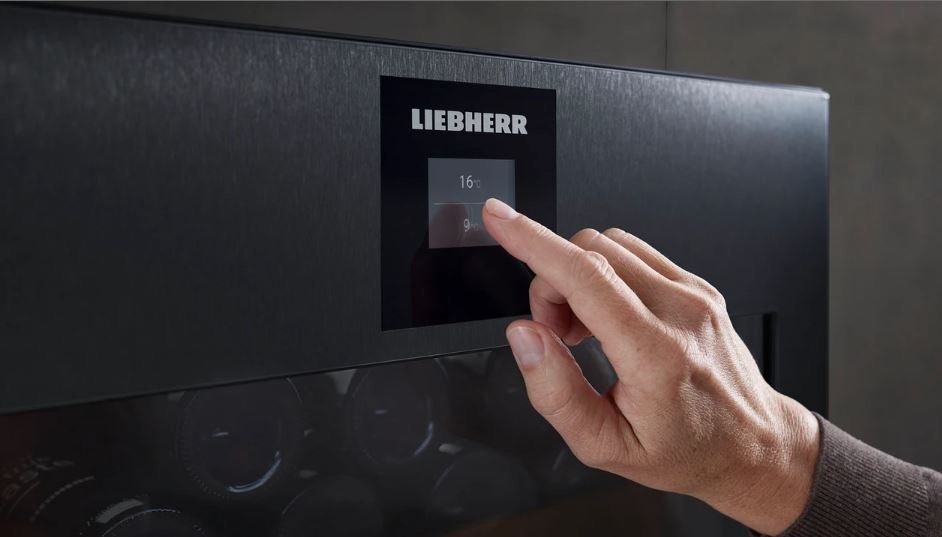 nastavení teploty na displeji vinotéky Liebherr WPgbi 5273