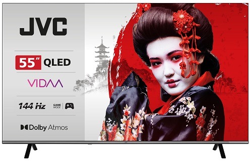JVC TV LT-55VDQ9435 s QLED, operačním systémem VIDAA, 144 Hz DLG a zvukem Dolby Atmos. Na levé straně obrazovky jsou klíčové parametry a vpravo je zobrazena žena v tradičním japonském kimonu s výrazným make-upem, podtrhující kvalitu obrazu