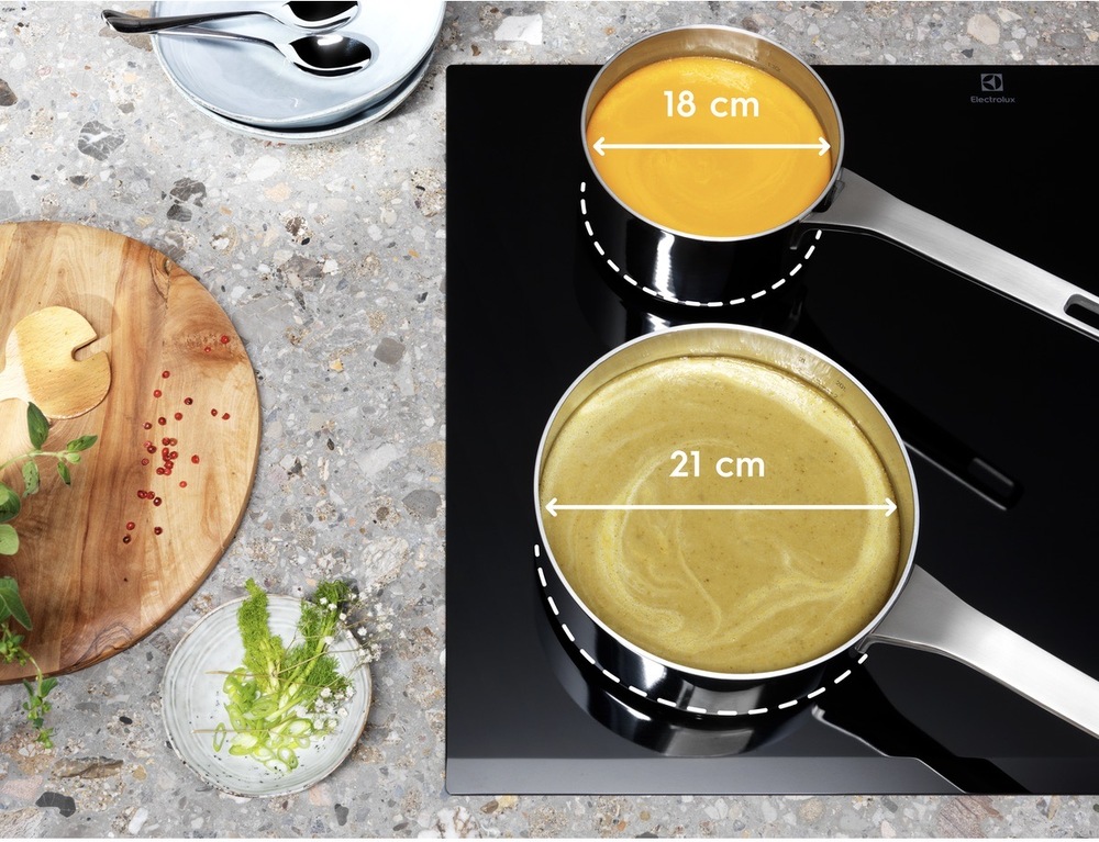 Indukční varná deska Electrolux EIS824 černá Indukční varná deska Electrolux EIS824 černá