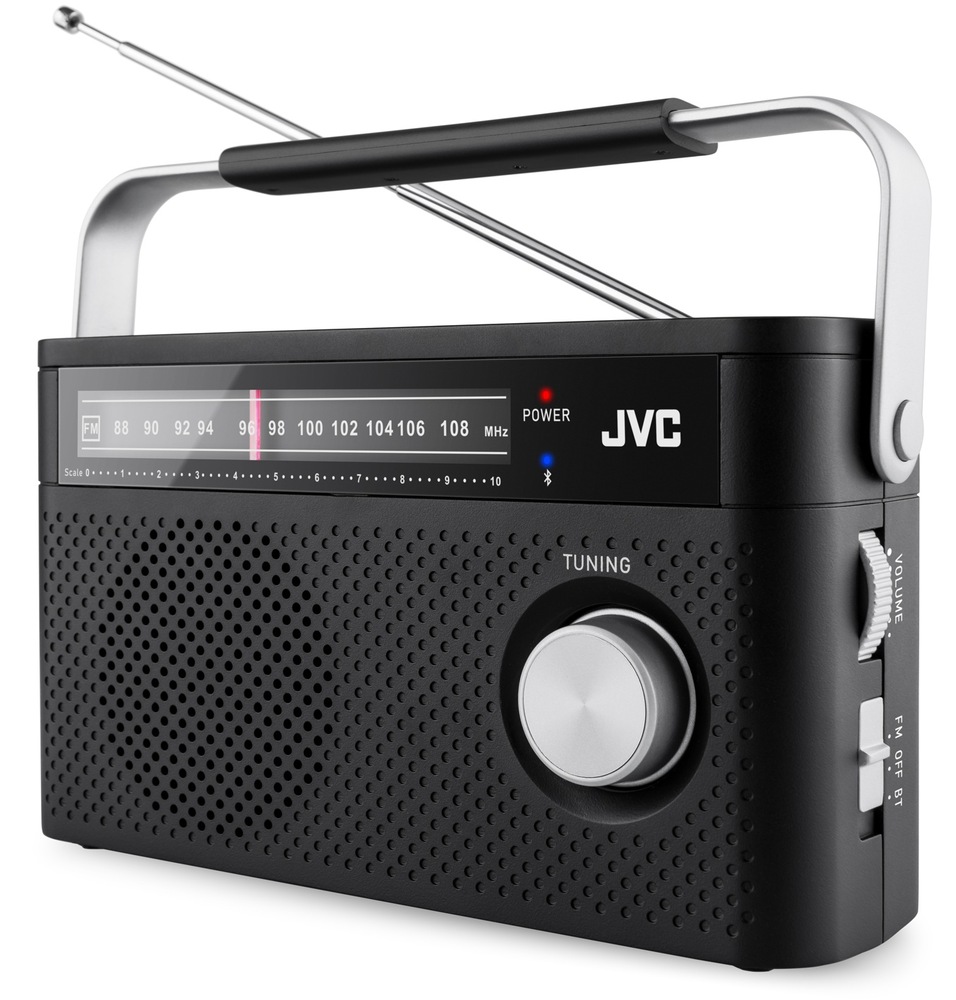 Černé rádio JVC RA-E315B s analogovým laděním a stříbrným otočným knoflíkem. Na přední straně je přehledná stupnice FM frekvencí, logo JVC a LED indikátor napájení i Bluetooth. Horní část doplňuje stříbrno-černé madlo