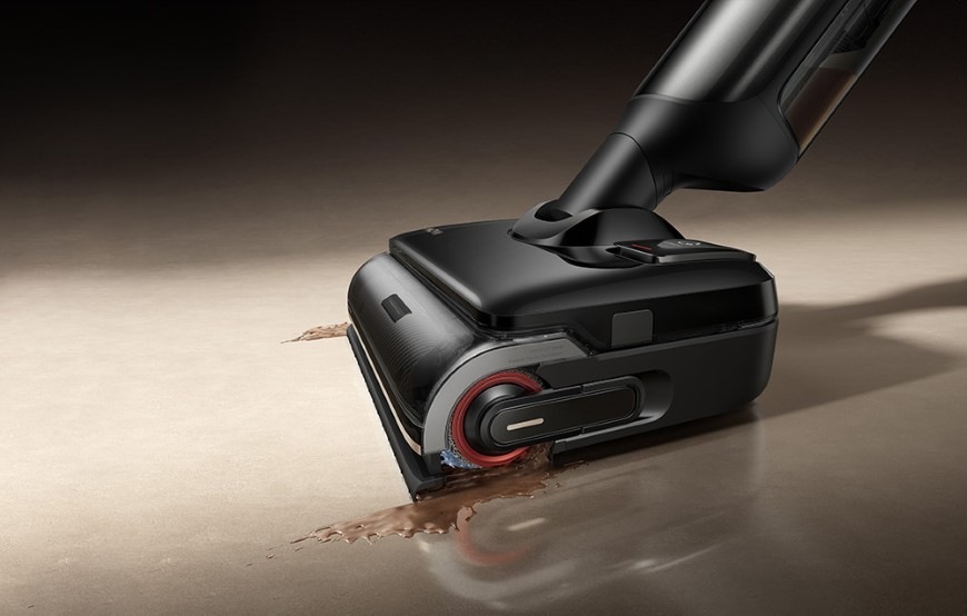 Víceúčelový vysavač MOVA M50 Pro černý Detail čištění podlahy pomocí vysavače MOVA M50 Pro