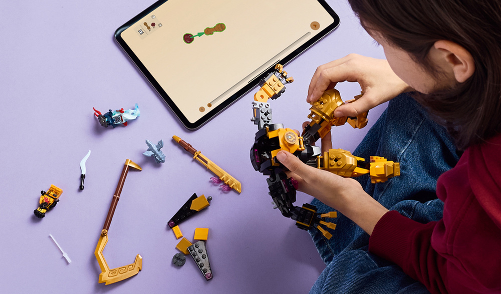 Stavebnice LEGO® NINJAGO® 71839 Arin a bojový robot Spinjitzu Z 213 dílků vznikne robot vysoký přes 16 cm a aplikace Builder pomůže s jeho sestavením.