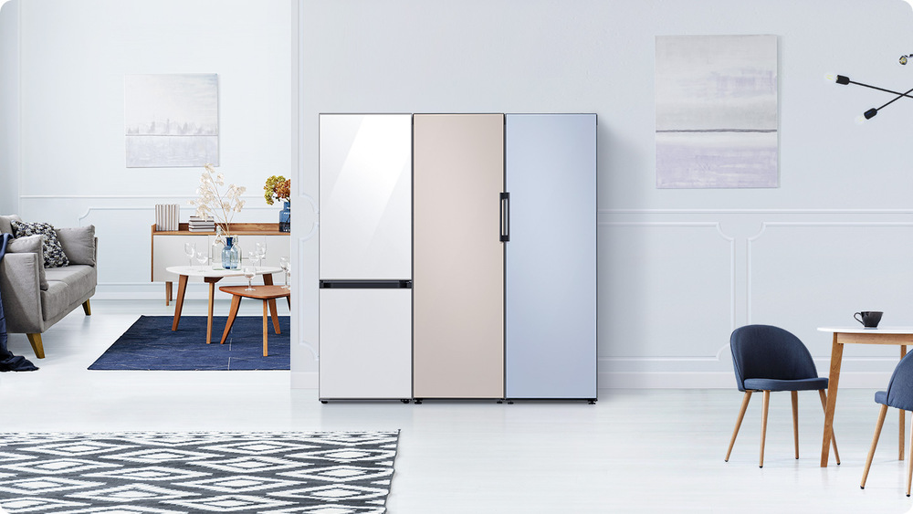 Chladnička s mrazničkou Samsung RB34C675DSA/EF stříbrná Samsung RB34C675DSA/EF s více moduly a barevnou úpravou v kuchyni
