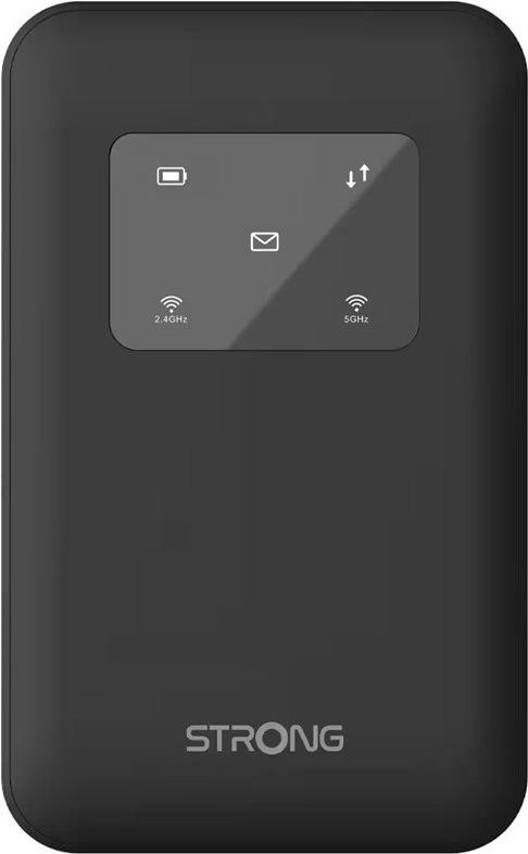 Na obrázku je přenosný hotspot Strong 4G+MIFI900 v černém provedení, focený zepředu. Má malé kapesní tělo se zaoblenými rohy a hladkou přední stranou. U horní části je tmavý obdélníkový panel se stavovými ikonami pro baterii, zprávy a Wi-Fi sítě 2,4 GHz a 5 GHz. Dole je výrazné logo STRONG. Zařízení působí jednoduše, kompaktně a je určené pro mobilní připojení k internetu na cestách.