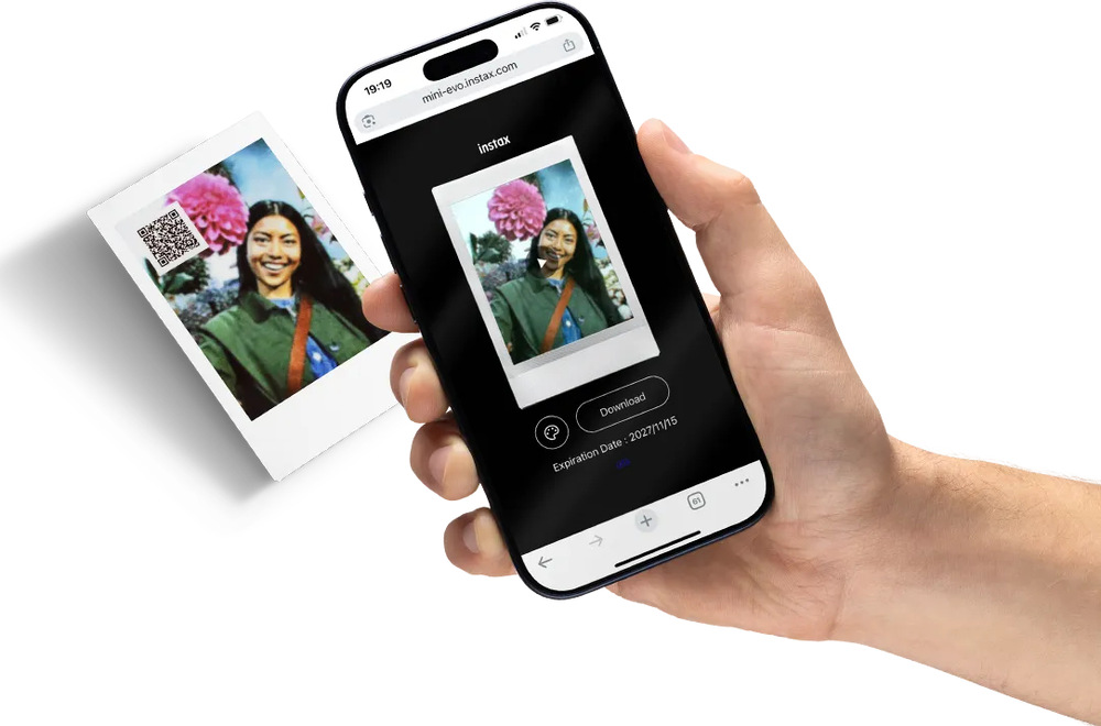 Instantní fotoaparát Fujifilm Instax mini EVO Cinema černý Po načtení QR kódu na fotce z Instax mini EVO Cinema se otevře video