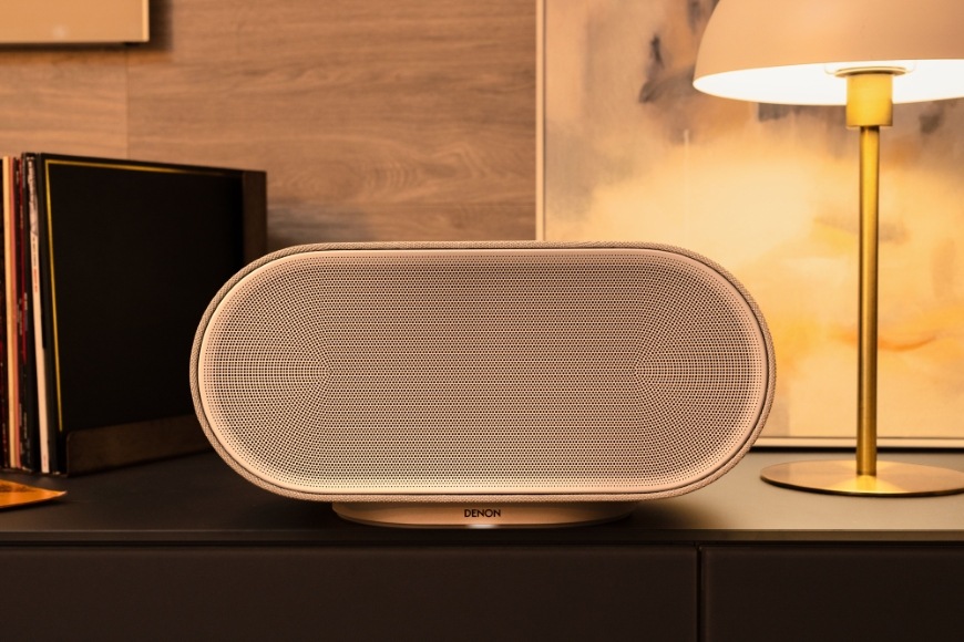 Reproduktor Denon Home 600 stříbrný Elegantní přední strana reproduktoru Denon Home 600