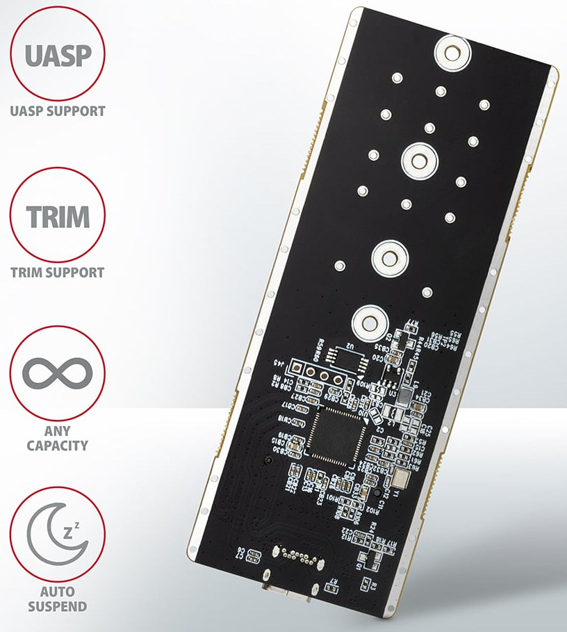 Na obrázku je vnitřní elektronická deska externího boxu pro M.2 SSD. Deska je černá, podlouhlá a jsou na ní vidět drobné součástky, řadič i několik montážních otvorů pro různé délky disku. Vlevo jsou ikony s popisy funkcí, které zdůrazňují podporu UASP, TRIM, libovolné kapacity a automatického uspání. Jde o technickou reklamní grafiku zaměřenou na funkce a kompatibilitu zařízení.