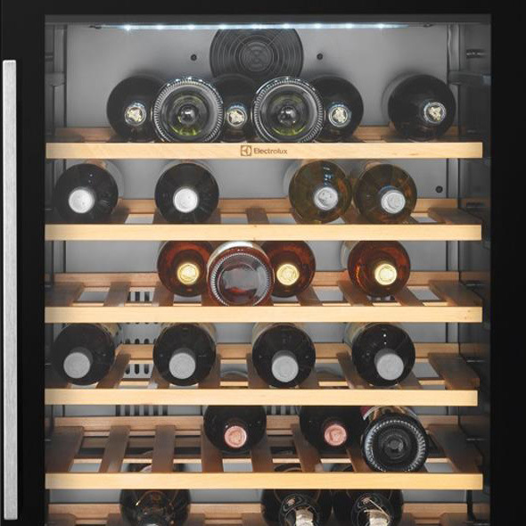 Vinotéka Electrolux ERW1573AOA černá/sklo