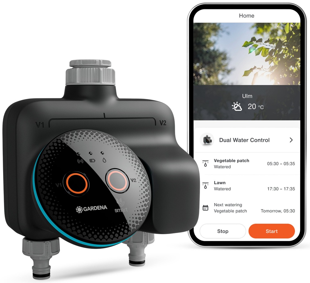 Zavlažovací počítač Gardena Smart Dual 19034-20 Ovladač zavlažování s mobilní aplikací na displeji telefonu.