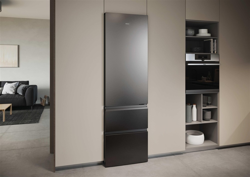 Chladnička komb. Haier HTR3620ANMP v interiéru