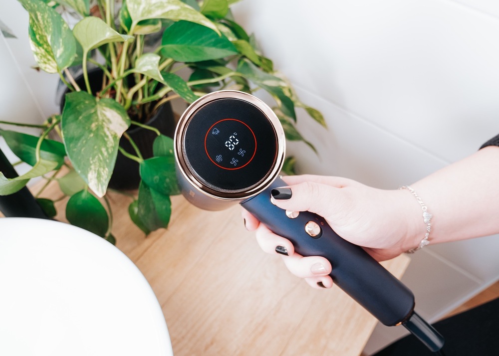 Fén Concept VV8100 BLDC PROFI Care modrý/zlatý