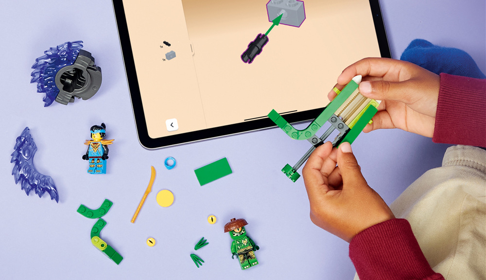 Stavebnice LEGO® NINJAGO® 71849 Nya vs. spinner zmutované příšery 3D návod v aplikaci Builder pomůže se stavbou a další stavebnice NINJAGO rozšíří herní svět.