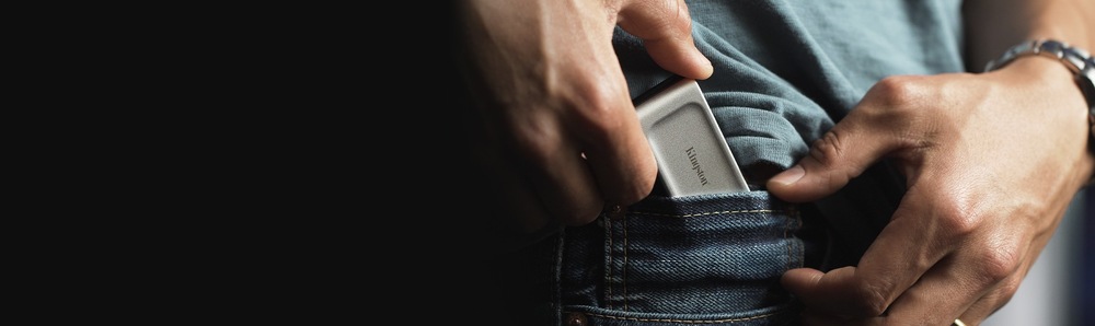SSD externí Kingston XS2000 500GB stříbrný SSD externí Kingston XS2000 500GB stříbrný