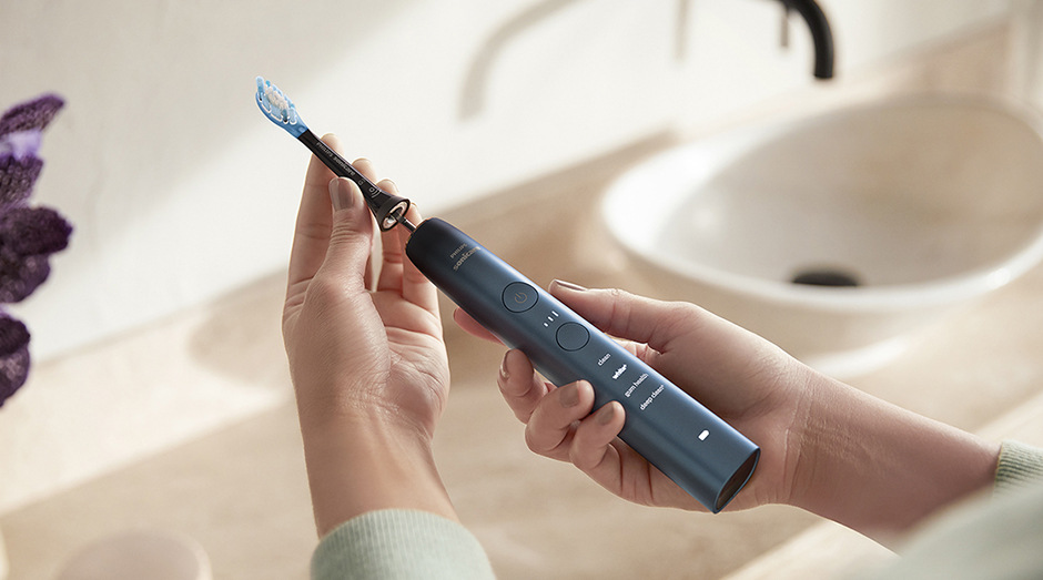 Zubní kartáček Philips Sonicare DiamondClean HX9911/88 černý/modrý Zubní kartáček Philips Sonicare DiamondClean HX9911/88 černý/modrý