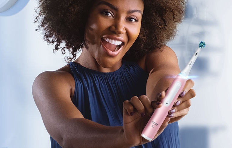 Zubní kartáček Oral-B iO Series 3 iO3 Black & Blue