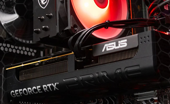 Herní počítač HAL3000 MEGA Gamer Pro černý HAL3000 MEGA Gamer Pro má výkonnou grafickou kartu NVIDIA® GeForce RTX™ 5050