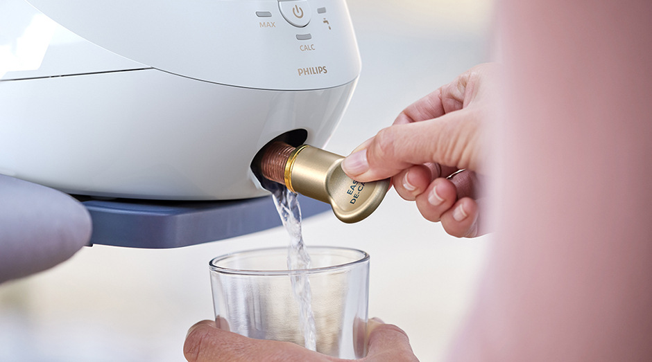 Žehlicí systém Philips PerfectCare 8000 Series PSG8040/60 bílý Žehlicí systém Philips PerfectCare 8000 Series PSG8040/60 bílý