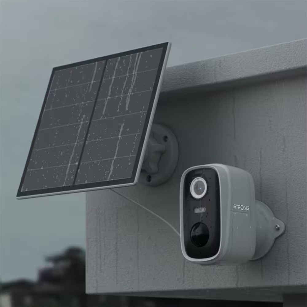 IP kamera Strong Falky bílá IP kamera Strong Falky v dešti