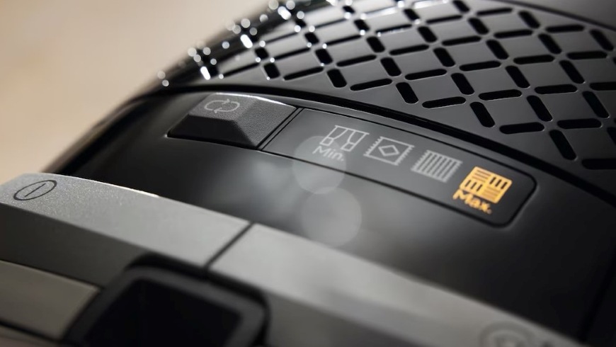 Podlahový vysavač Miele Guard M1 Terra červený