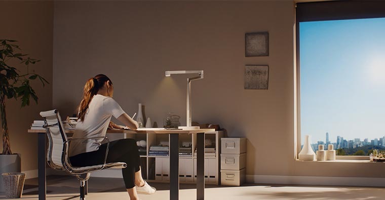 Stojací lampa Dyson Solarcycle Morph™ CF06 černá Stojací lampa Dyson Solarcycle Morph™ CF06 černá