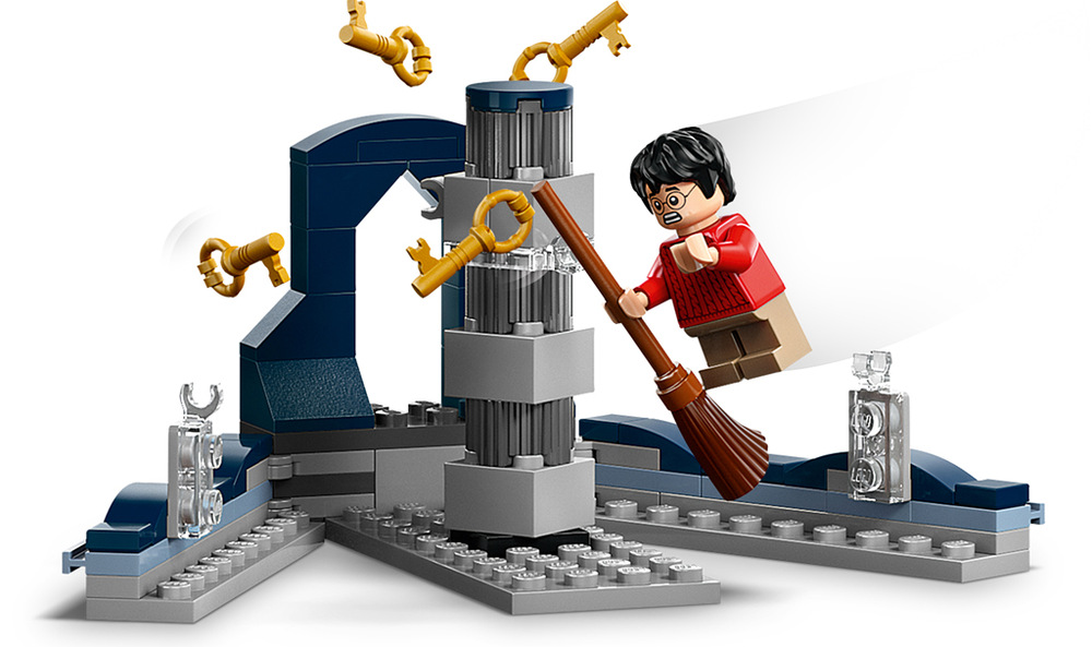 Stavebnice LEGO® Harry Potter™ 76454 Bradavický hrad: Hlavní věž Šest minifigurek LEGO Harry Potter a figurky Chloupka, Hedviky a Fawkese umožní rozehrát vlastní dobrodružství.