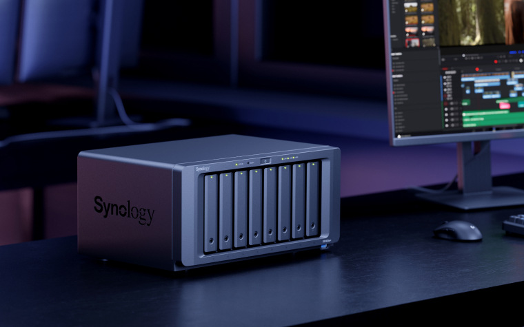 Datové úložiště (NAS) Synology DiskStation DS1823xs+ černé Synology DiskStation DS1823xs+