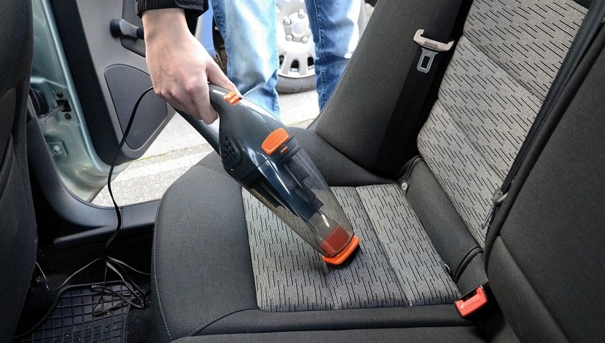 Vysavač do auta Compass TURBO čistí interiér vozidla