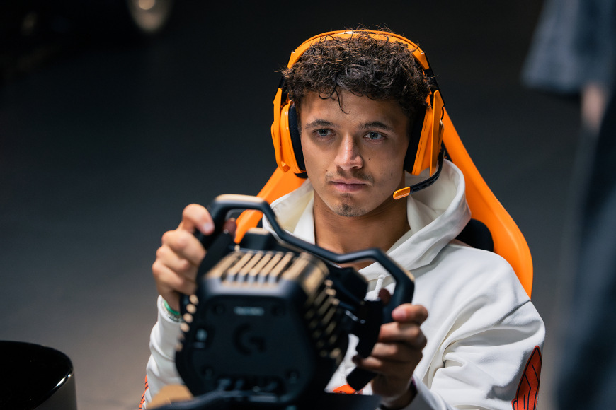 Věnec Logitech G RS Formula Wheel – McLaren Edition je navržen pro náročné fanoušky sim racingu, kteří chtějí realistický zážitek z jízdy ve formulových vozech
