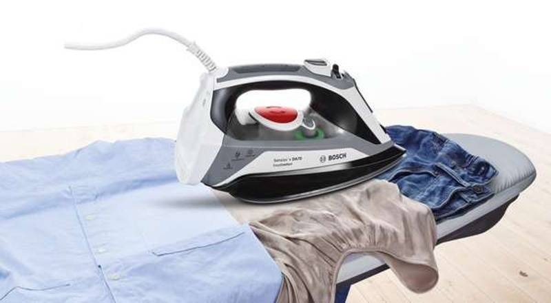 Žehlička Bosch TDA70EASY černá/šedá Žehlička Bosch TDA70EASY černá/šedá