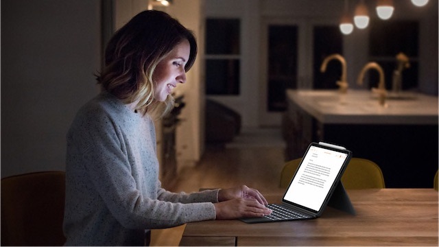 Pouzdro na tablet Logitech Combo Touch na Apple iPad Pro 12.9" (5. gen.) US béžové Pouzdro na tablet Logitech Combo Touch na Apple iPad Pro 12.9" (5. gen.) US béžové