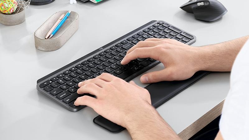 Opěrka zápěstí Logitech MX Palm Rest šedá Opěrka zápěstí Logitech MX Palm Rest šedá