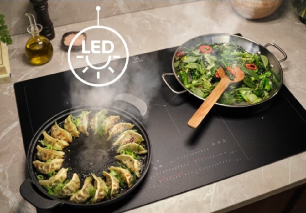 Electrolux LFK819K série 800 Hob2Hood LED osvětlení Pure Illumination