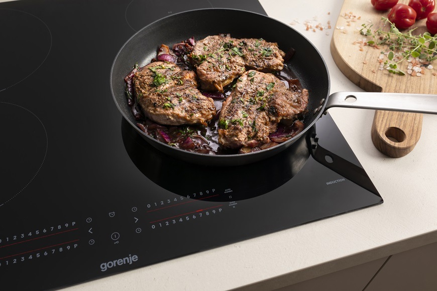 Indukční varná deska Gorenje G600 GI6432BXWF černá Indukční varná deska Gorenje GI6432BXWF, velká varná zóna s průměrem 23 cm