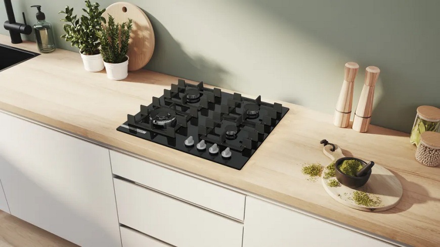 Plynová varná deska Bosch PNK6B6K40 v kuchyňské lince
