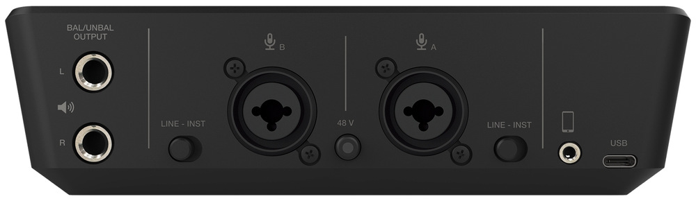 Zvuková karta Creative Live! Audio A3 Strana zařízení se vstupy pro mikrofony, USB C portem, TRS výstupy levý a pravý kanál pro studiové repro. Tlačítko MUTE.