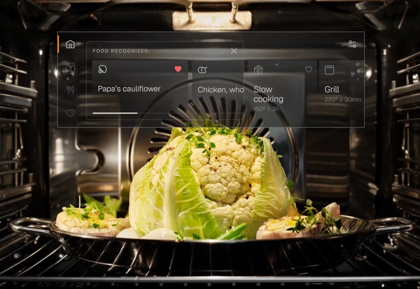 Květák uvnitř trouby Electrolux připravovaný pomocí technologie CamCook.