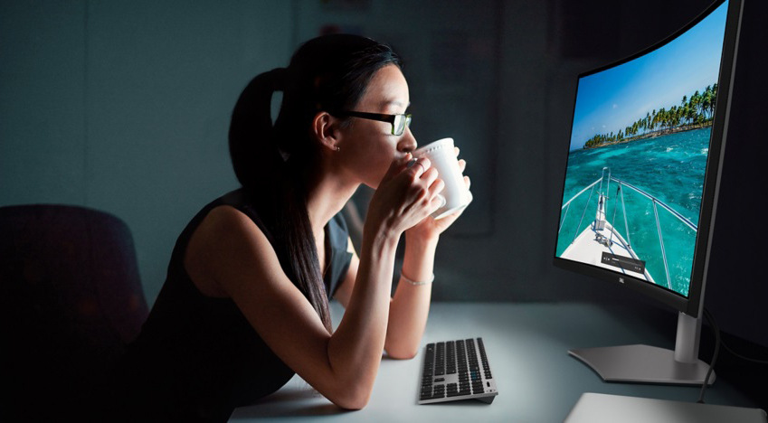 Monitor Dell S3221QS Curved 4K Monitor Dell S3221QS Curved 4K