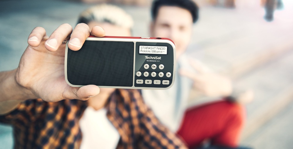 Radiopřijímač s DAB+ Technisat RDR + adapter červený
