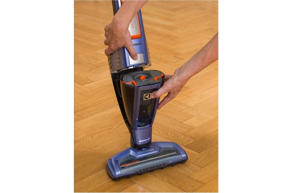 Filtry pro vysavače Electrolux EF144 Detail na umístění filtrace ve vysavači Electrolux ErgoRapido