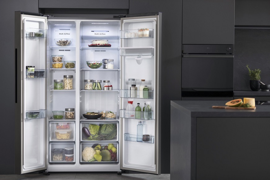 Americká lednice Hisense RS711N4WFD, černá