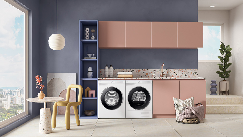 Pračka Samsung WW90DG6U85LKU4 se sušičkou v modelové kuchyni