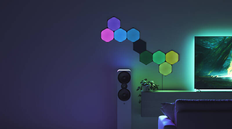 LED světlo Nanoleaf Shapes Black Hexagons Starter Kit (9 ks) černé LED světlo Nanoleaf Shapes Black Hexagons Starter Kit (9 ks) černé