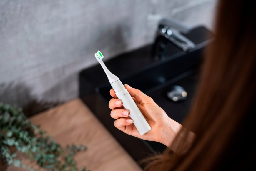 Zubní kartáček TrueLife SonicBrush T100 bílý TrueLife SonicBrush T100, bílá