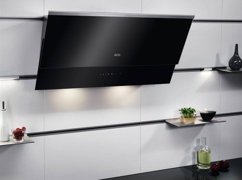 Odsavač par AEG Mastery DVB5860B černý