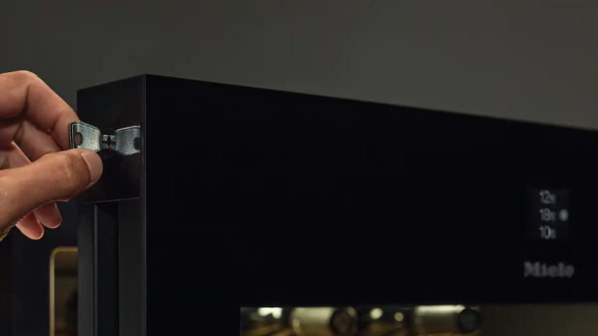 Vinotéka Miele KWT 4584 E černá Vinotéka Miele KWT 4584 E černá