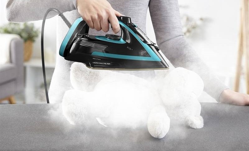Žehlička Tefal Puregliss FV8066E0