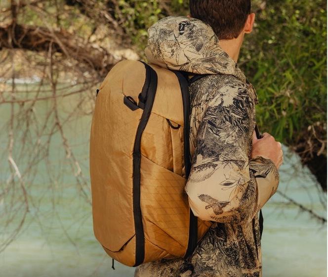 Batoh Peak Design Travel Backpack 30L Coyote žlutý Batoh Peak Design Travel Backpack 30L Coyote žlutý