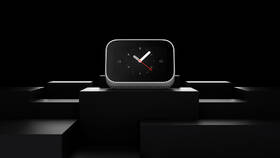 Budík Xiaomi Mi Smart Clock černá barva
