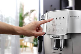 Espresso De'Longhi ECAM 220.31 SSB černá barva
