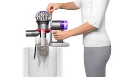 Tyčový vysavač Dyson V8 Advanced stříbrná barva
